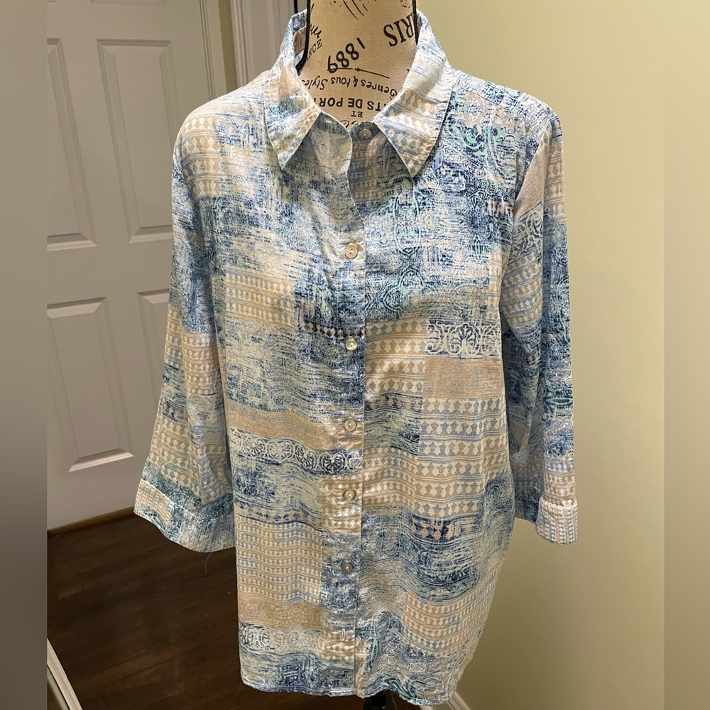 Women’s Chico’s patterned blouse
